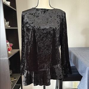 Linea Women’s Size S Velour Bell Sleeved Asymmetrical Ruffled Bottom Shirt